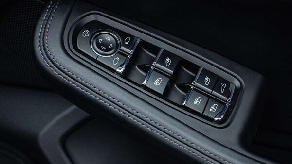 Used Porsche Macan 2024 for sale - 76298288: Photo 31