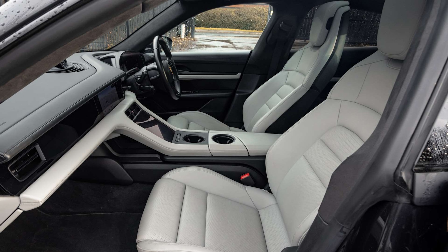 Used Porsche Taycan 2021 for sale - 76928942: Photo 13