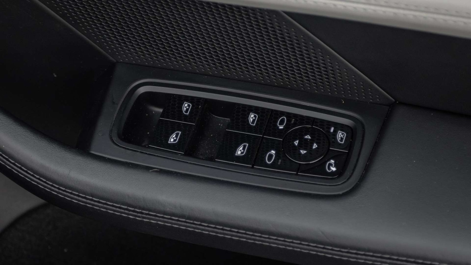 Used Porsche Taycan 2021 for sale - 76928942: Photo 27