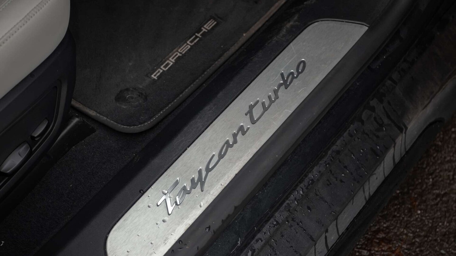 Used Porsche Taycan 2021 for sale - 76928942: Photo 32