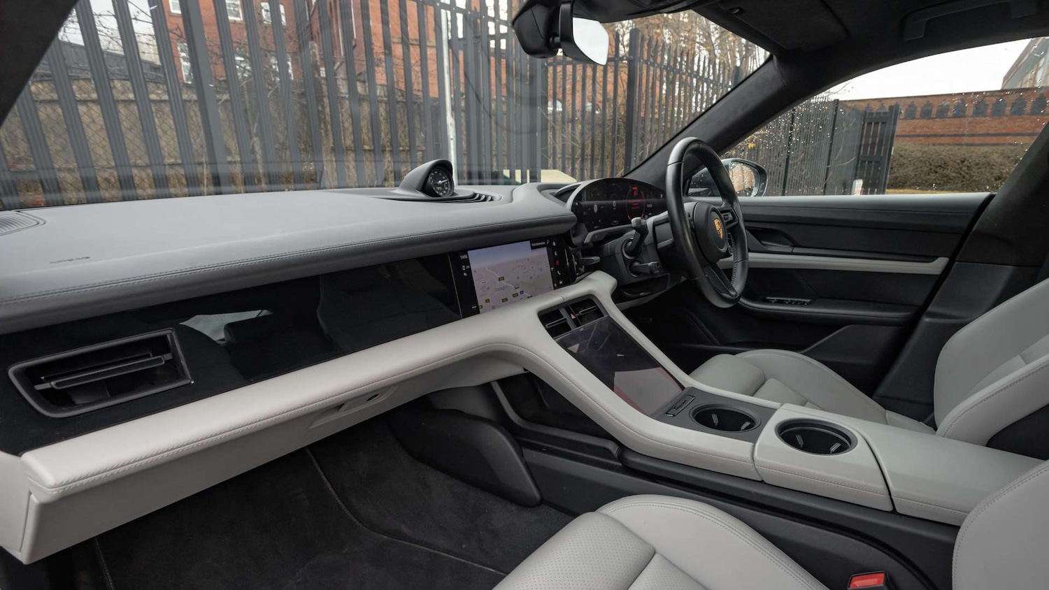 Used Porsche Taycan 2021 for sale - 76928942: Photo 5