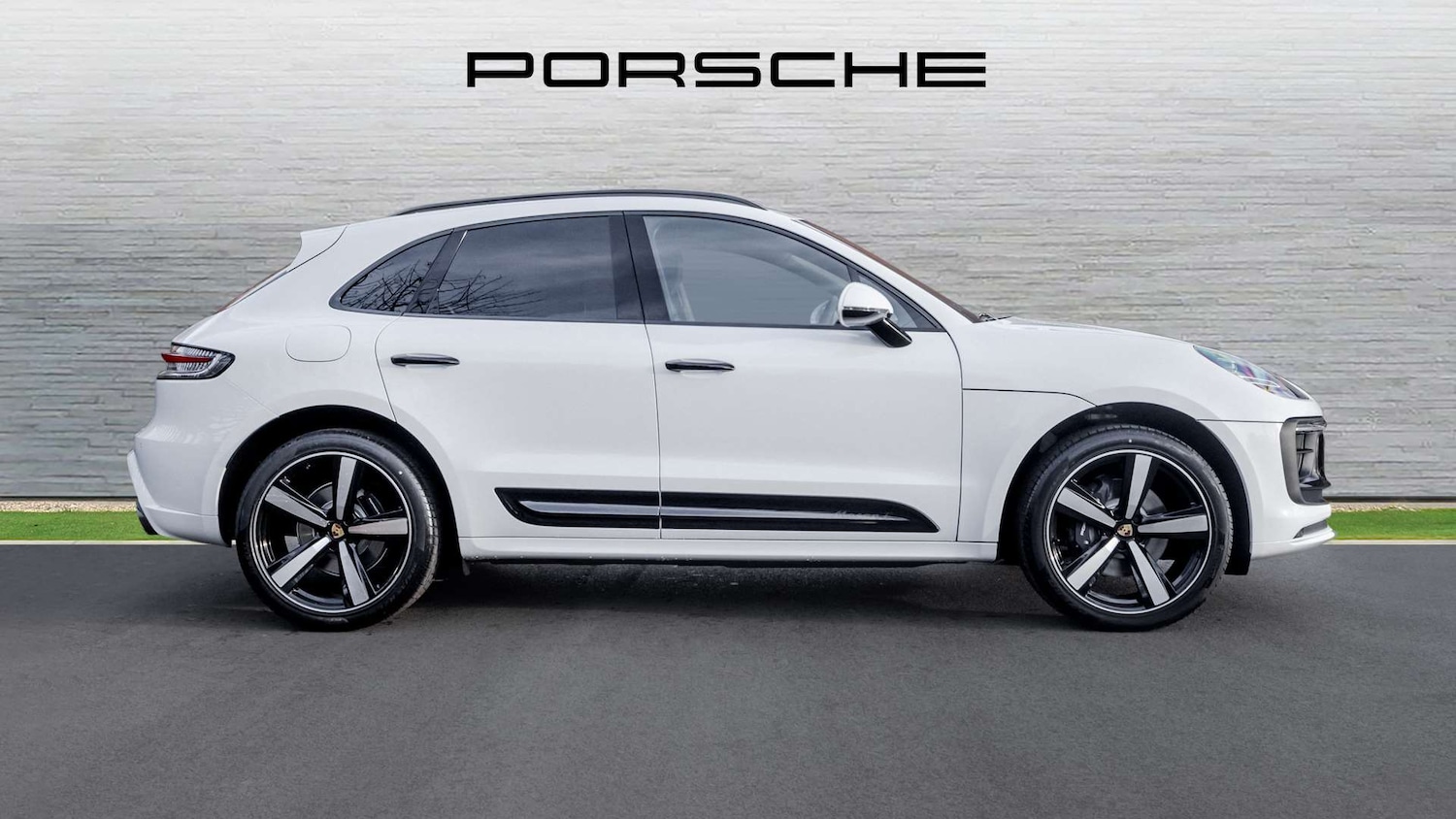 Used Porsche Macan 2025 for sale - 77147320: Photo 7