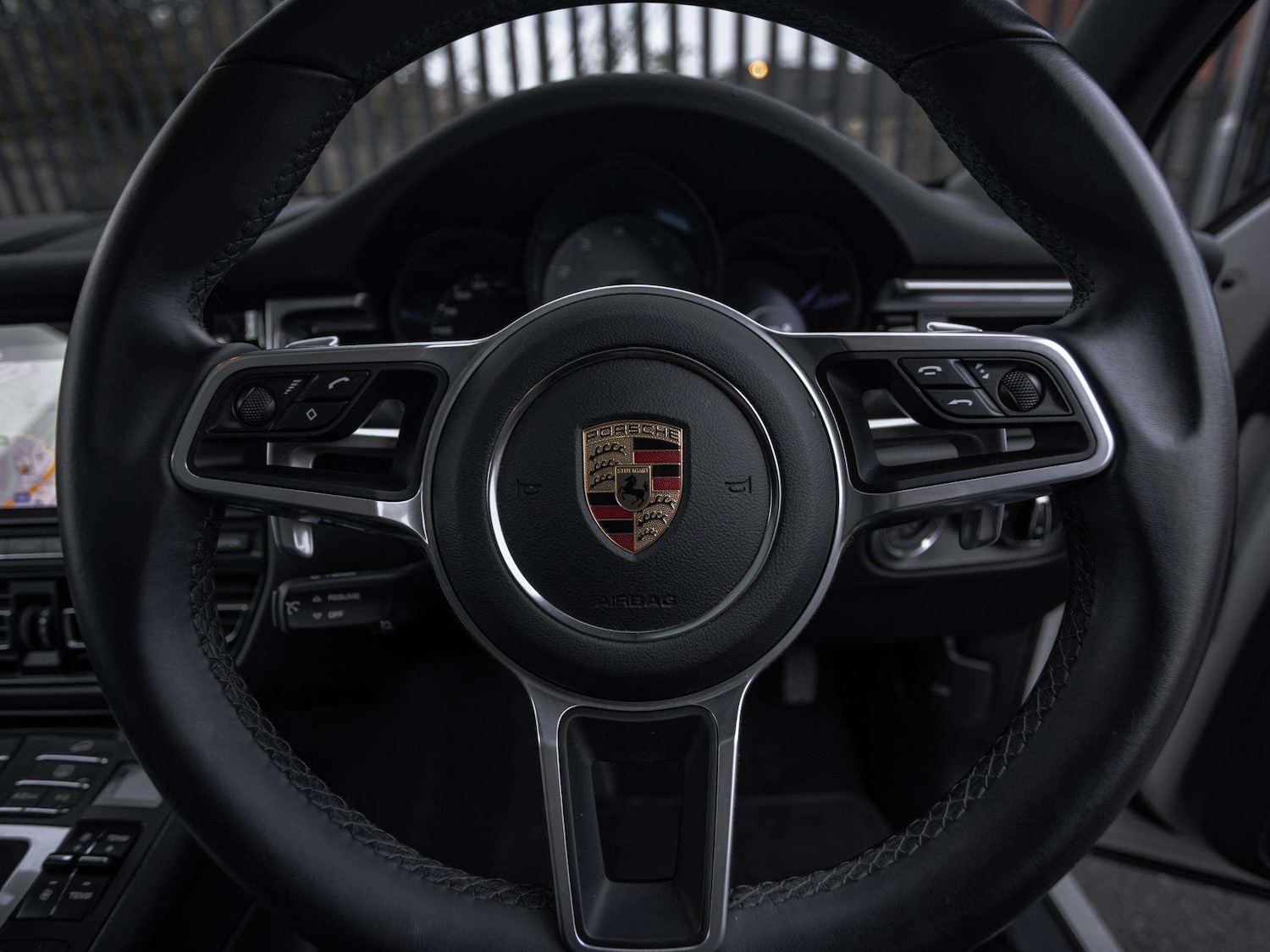 Used Porsche Macan 2021 for sale - 77044199: Photo 11