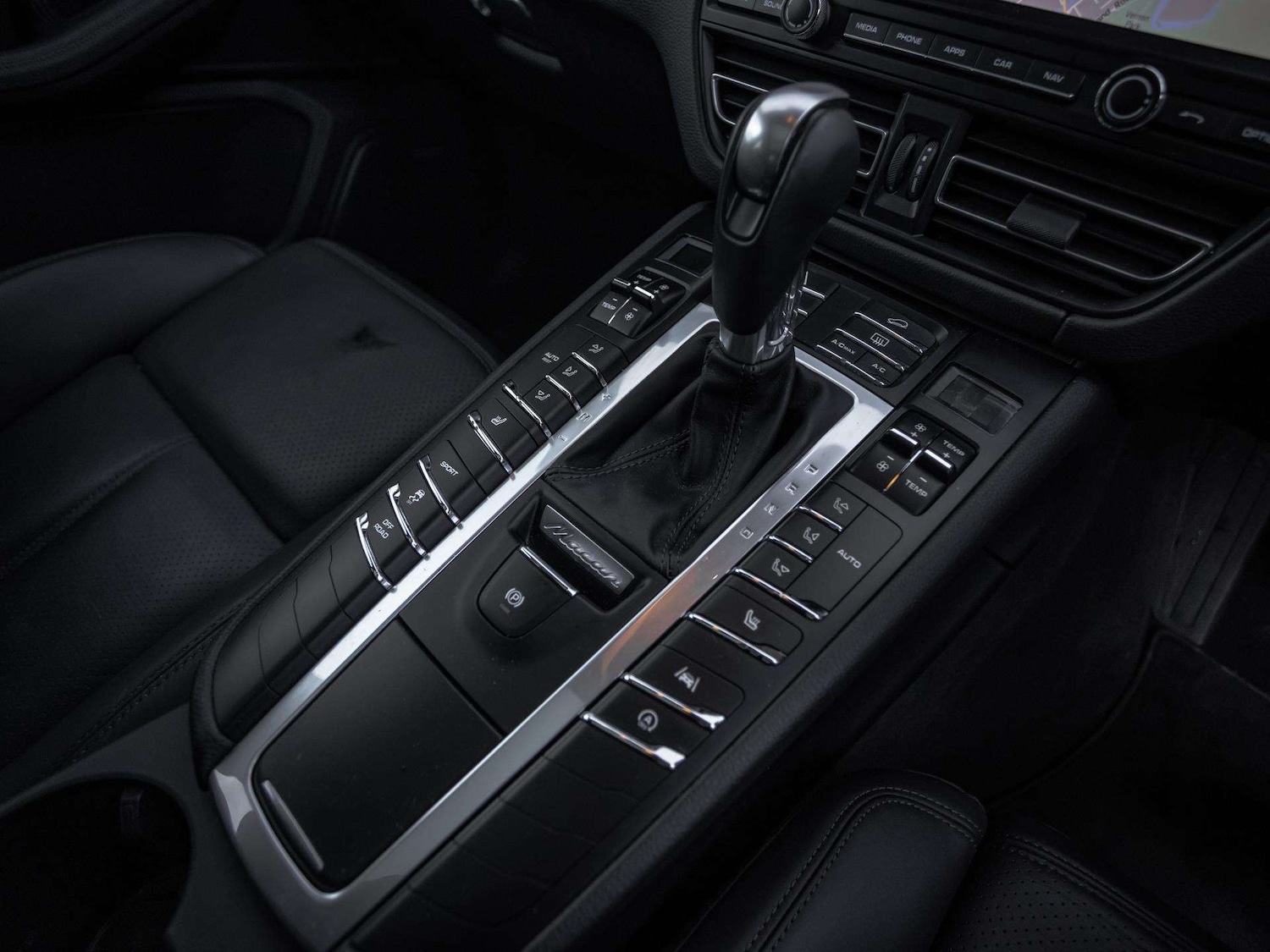 Used Porsche Macan 2021 for sale - 77044199: Photo 15