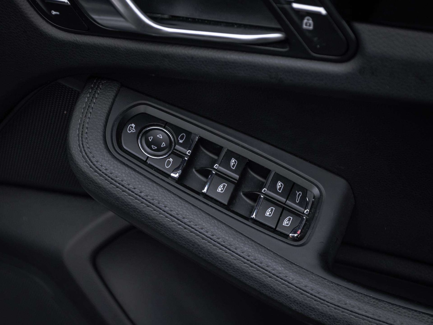 Used Porsche Macan 2021 for sale - 77044199: Photo 19