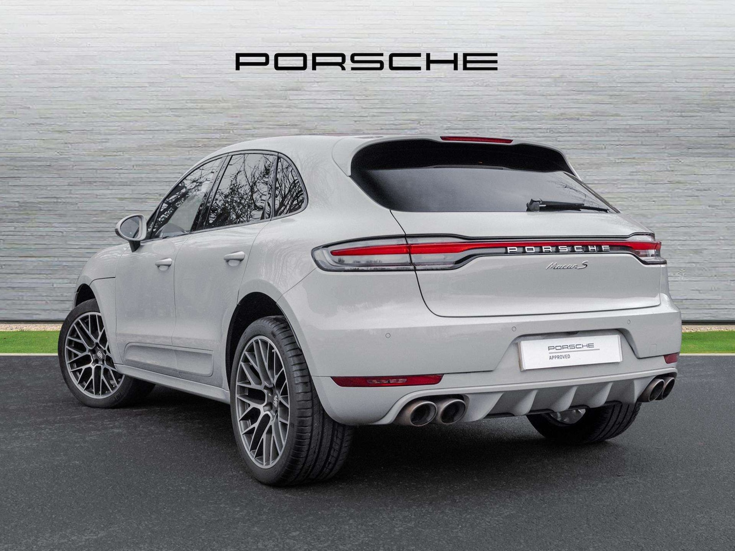 Used Porsche Macan 2021 for sale - 77044199: Photo 2