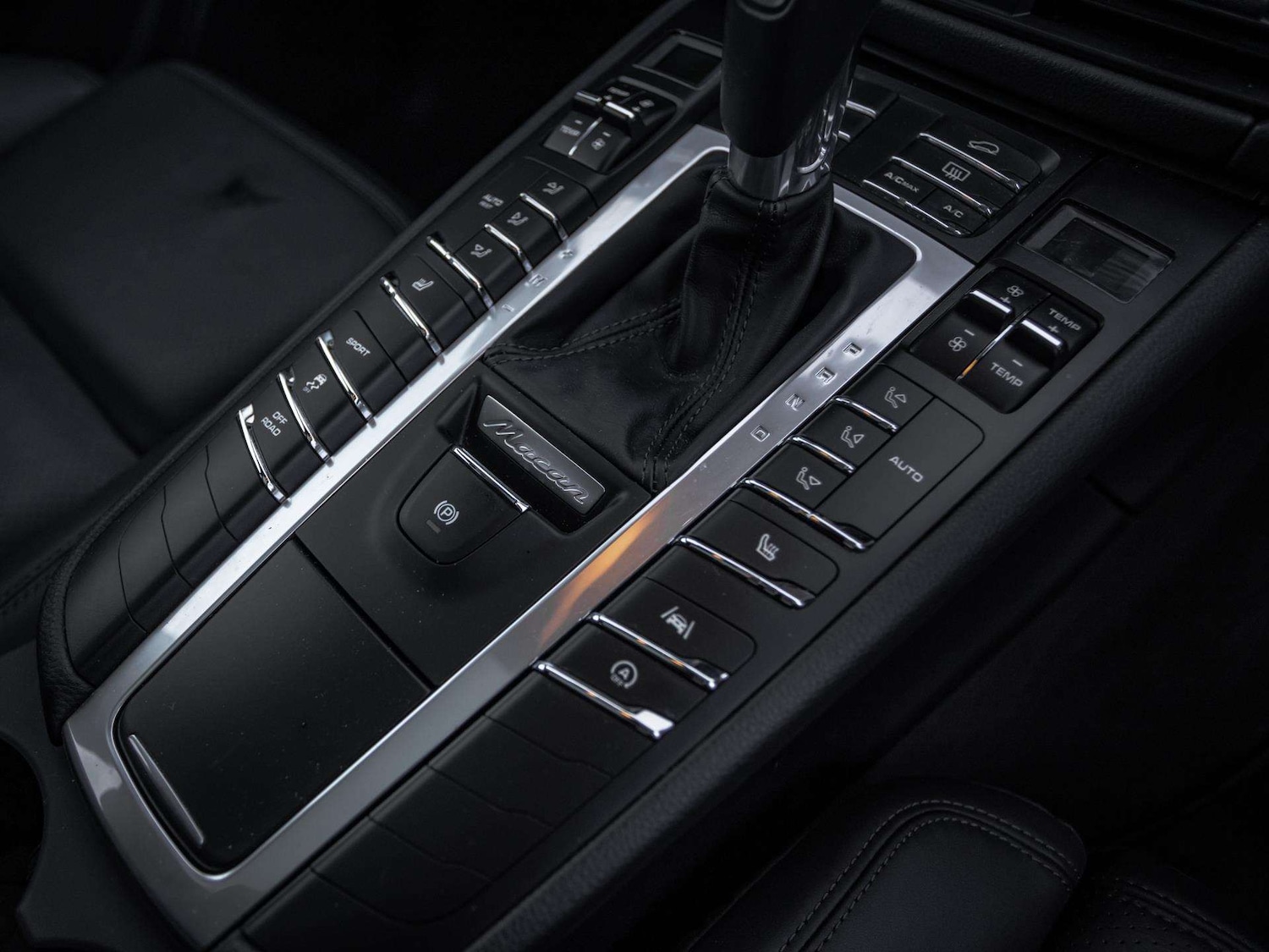 Used Porsche Macan 2021 for sale - 77044199: Photo 27