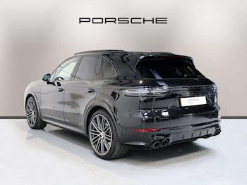 Used Porsche Cayenne 2023 for sale - 79148128: Photo