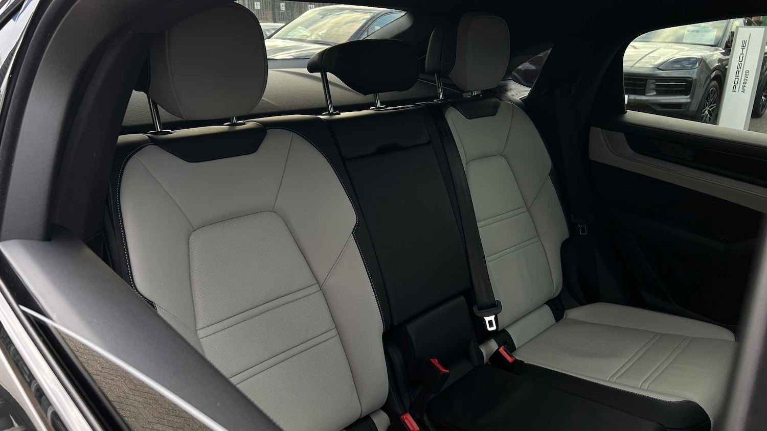 Used Porsche Cayenne 2024 for sale - 77270057: Photo 12