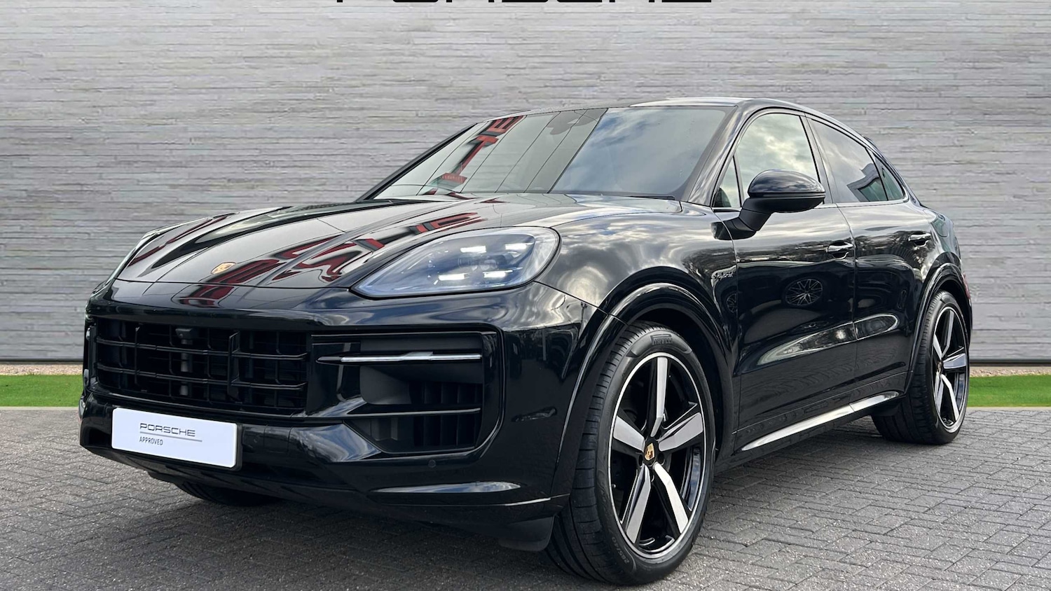 Used Porsche Cayenne 2024 for sale - 77270057: Photo 2
