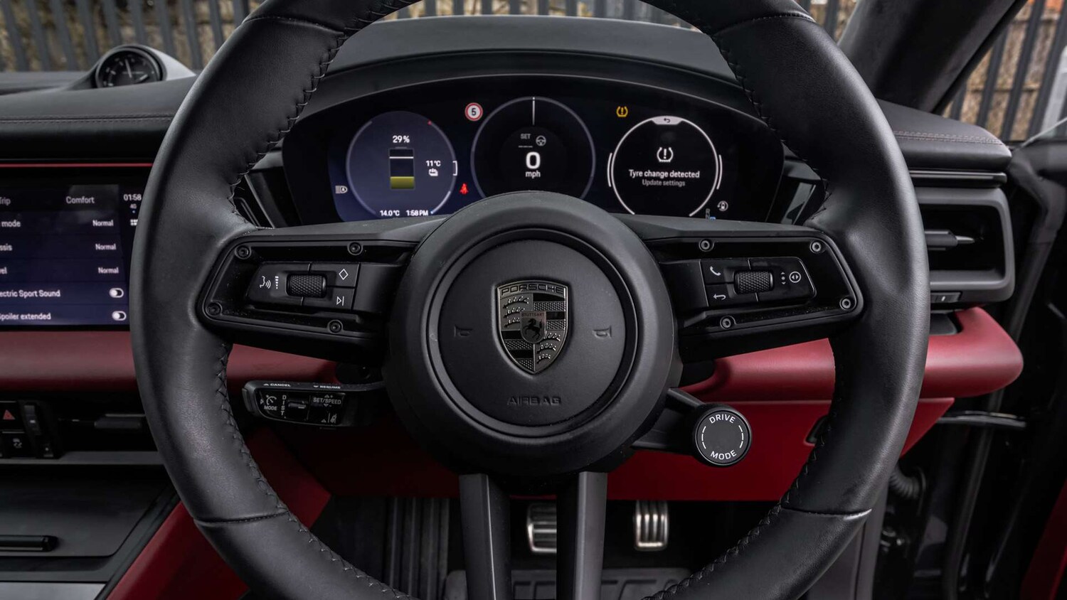 Used Porsche Macan 2025 for sale - 78173745: Photo 11