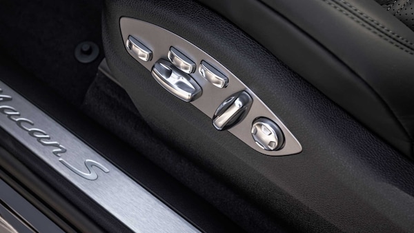 Used Porsche Macan 2025 for sale - 75218257: Photo 32