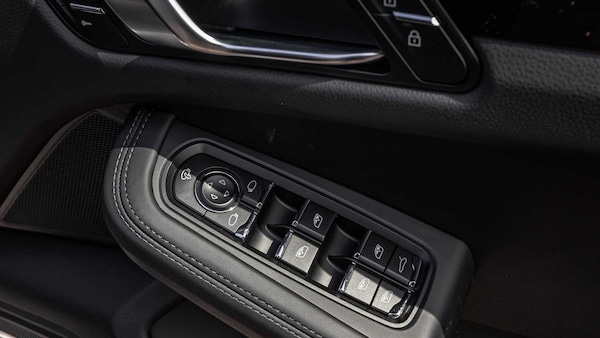 Used Porsche Macan 2025 for sale - 75218257: Photo 35
