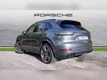 Used Porsche Cayenne 2021 for sale - 77194501: Photo