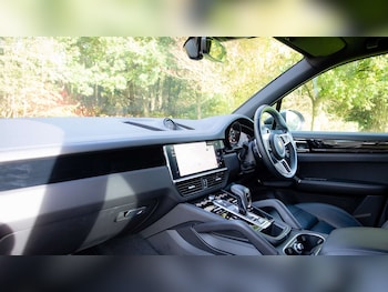 Used Porsche Cayenne 2021 for sale - 77194501: Photo