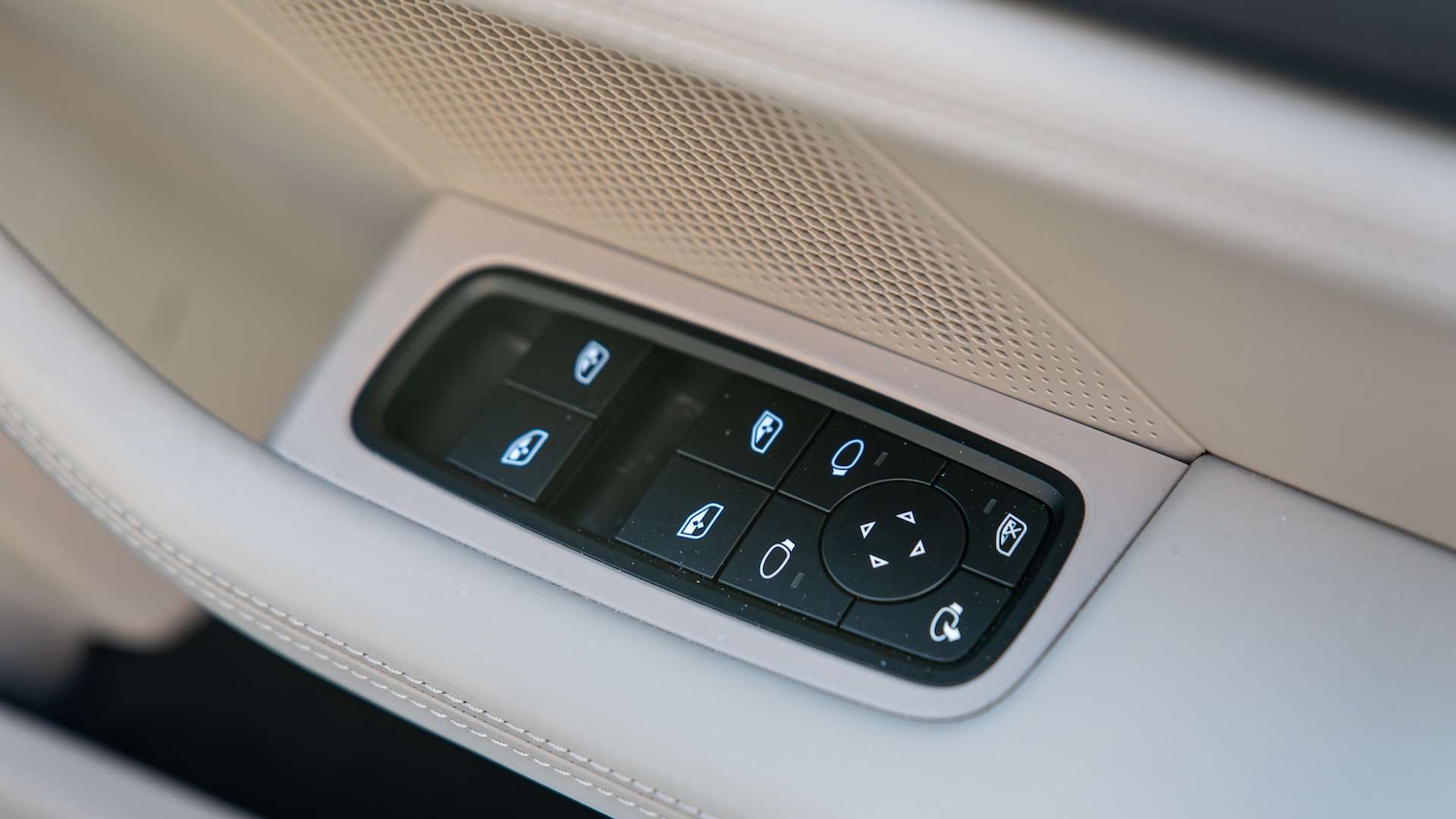 Used Porsche Taycan 2023 for sale - 77147227: Photo 19