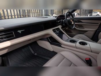 Used Porsche Taycan 2022 for sale - 78010504: Photo