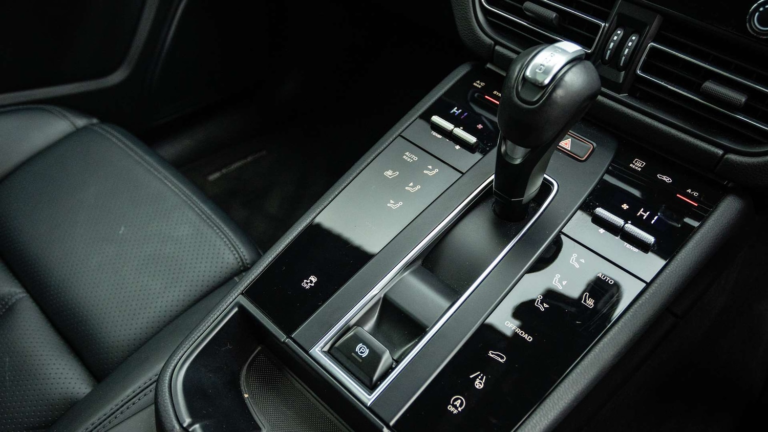 Used Porsche Macan 2023 for sale - 77158508: Photo 24