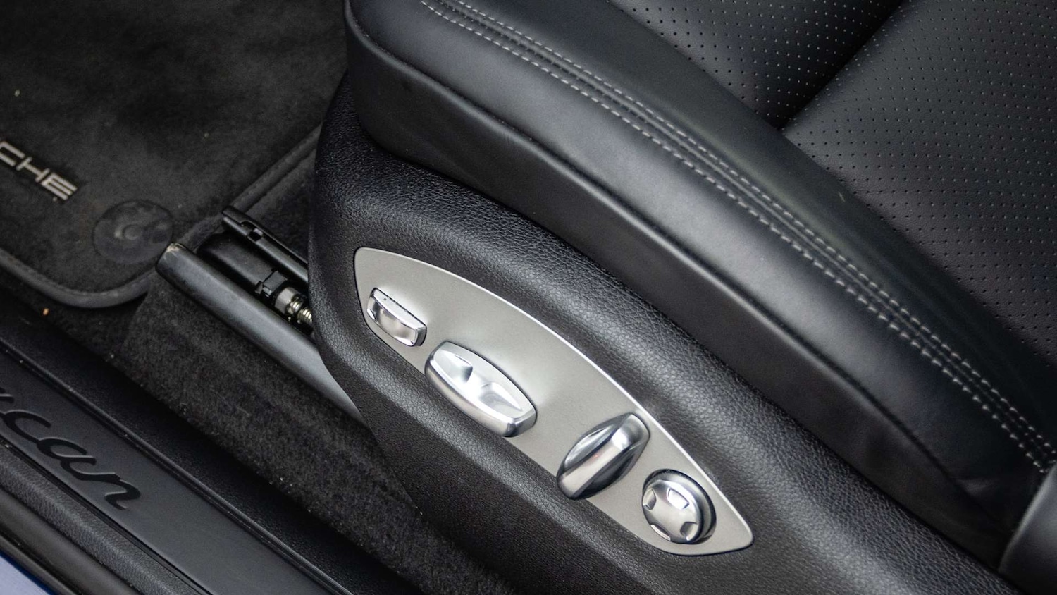 Used Porsche Macan 2023 for sale - 77158508: Photo 30