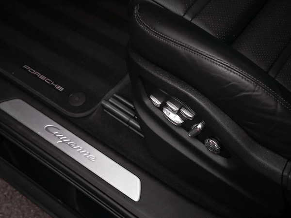 Used Porsche Cayenne 2021 for sale - 76329308: Photo 12