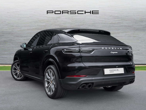 Used Porsche Cayenne 2021 for sale - 76329308: Photo 2