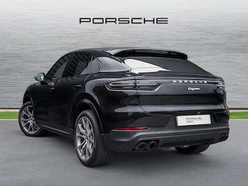 Used Porsche Cayenne 2021 for sale - 76329308: Photo 2