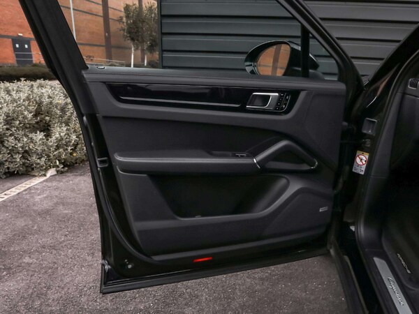 Used Porsche Cayenne 2021 for sale - 76329308: Photo 34