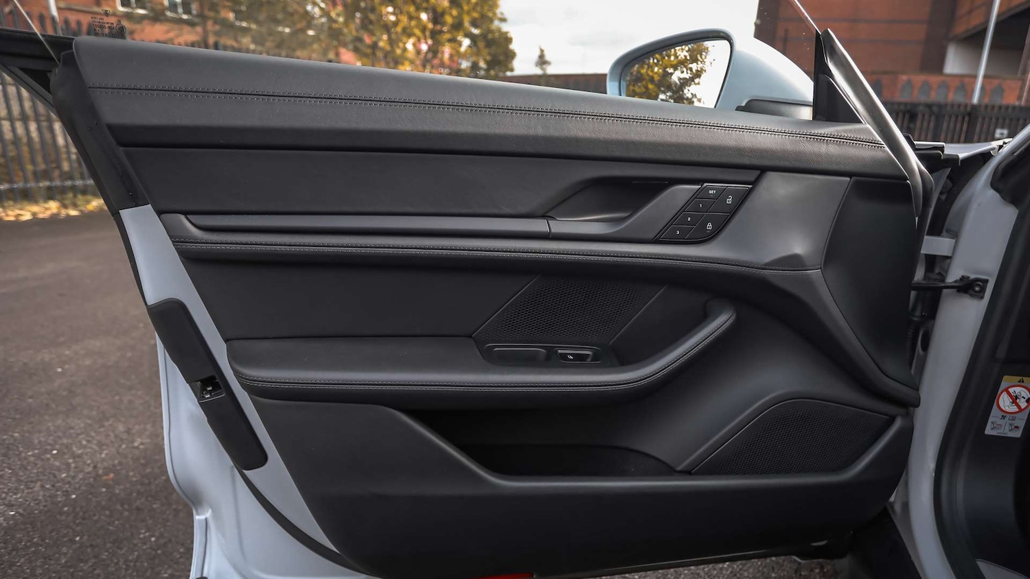 Used Porsche Taycan 2023 for sale - 76501886: Photo 25