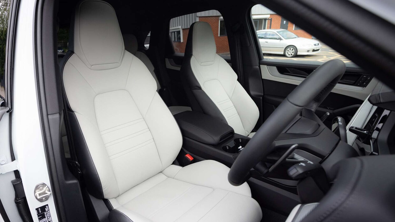 Used Porsche Cayenne 2024 for sale - 77373800: Photo 12