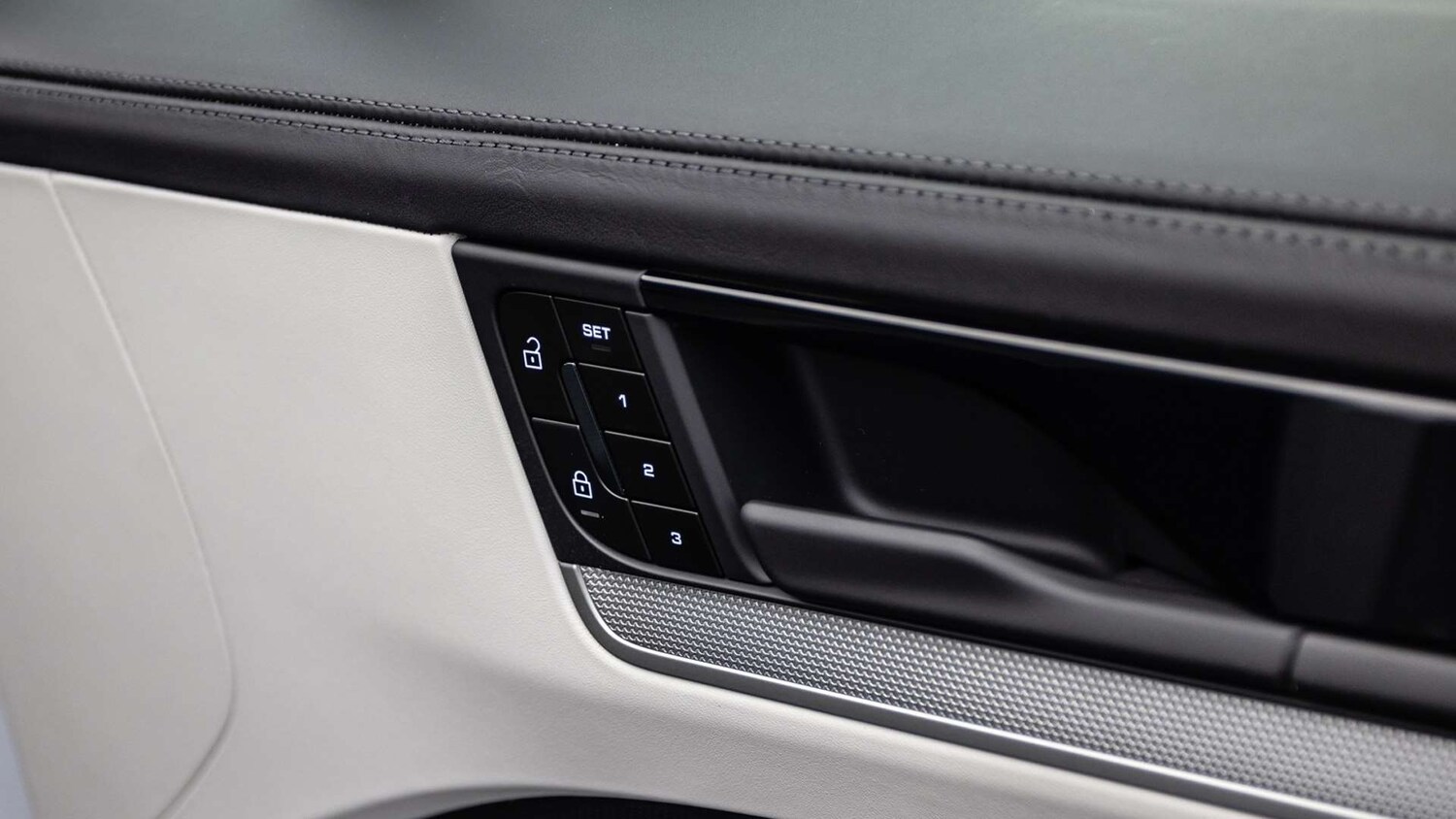 Used Porsche Cayenne 2024 for sale - 77373800: Photo 26