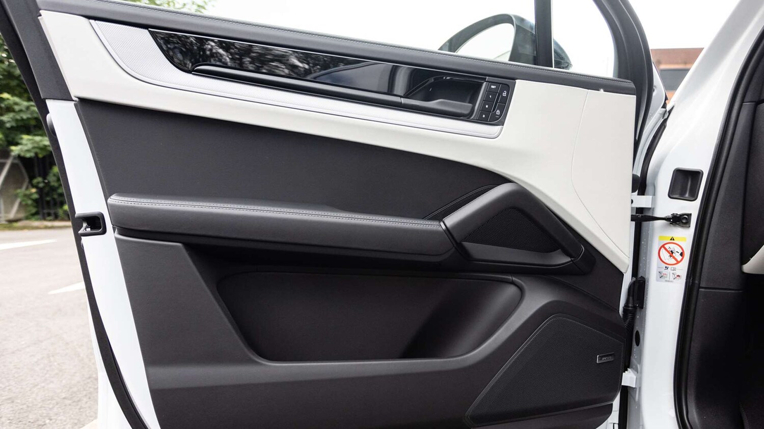 Used Porsche Cayenne 2024 for sale - 77373800: Photo 30