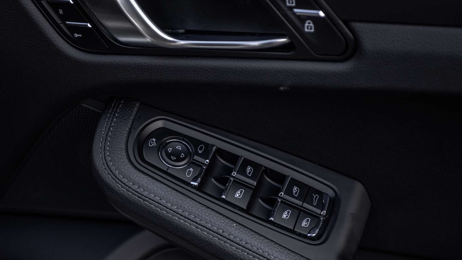 Used Porsche Macan 2024 for sale - 76774170: Photo 23