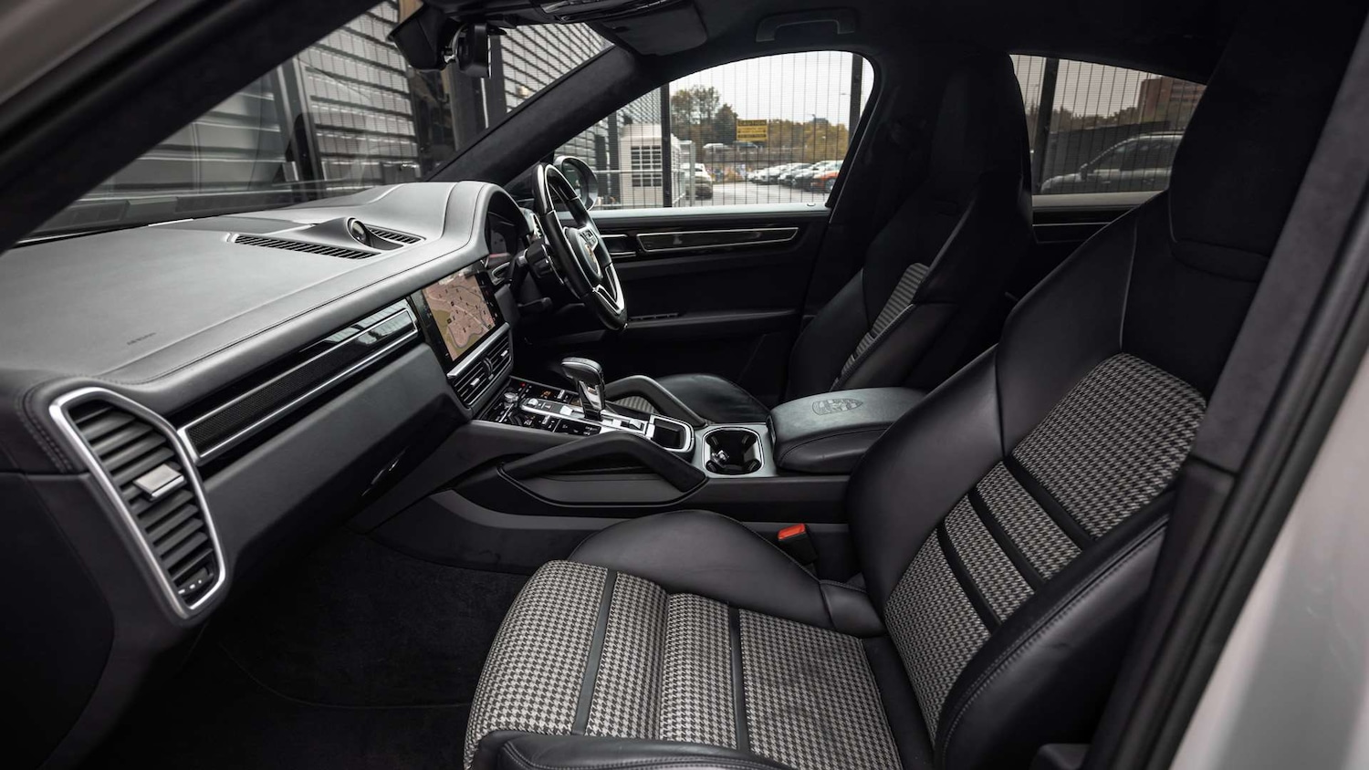 Used Porsche Cayenne 2023 for sale - 76362680: Photo 14