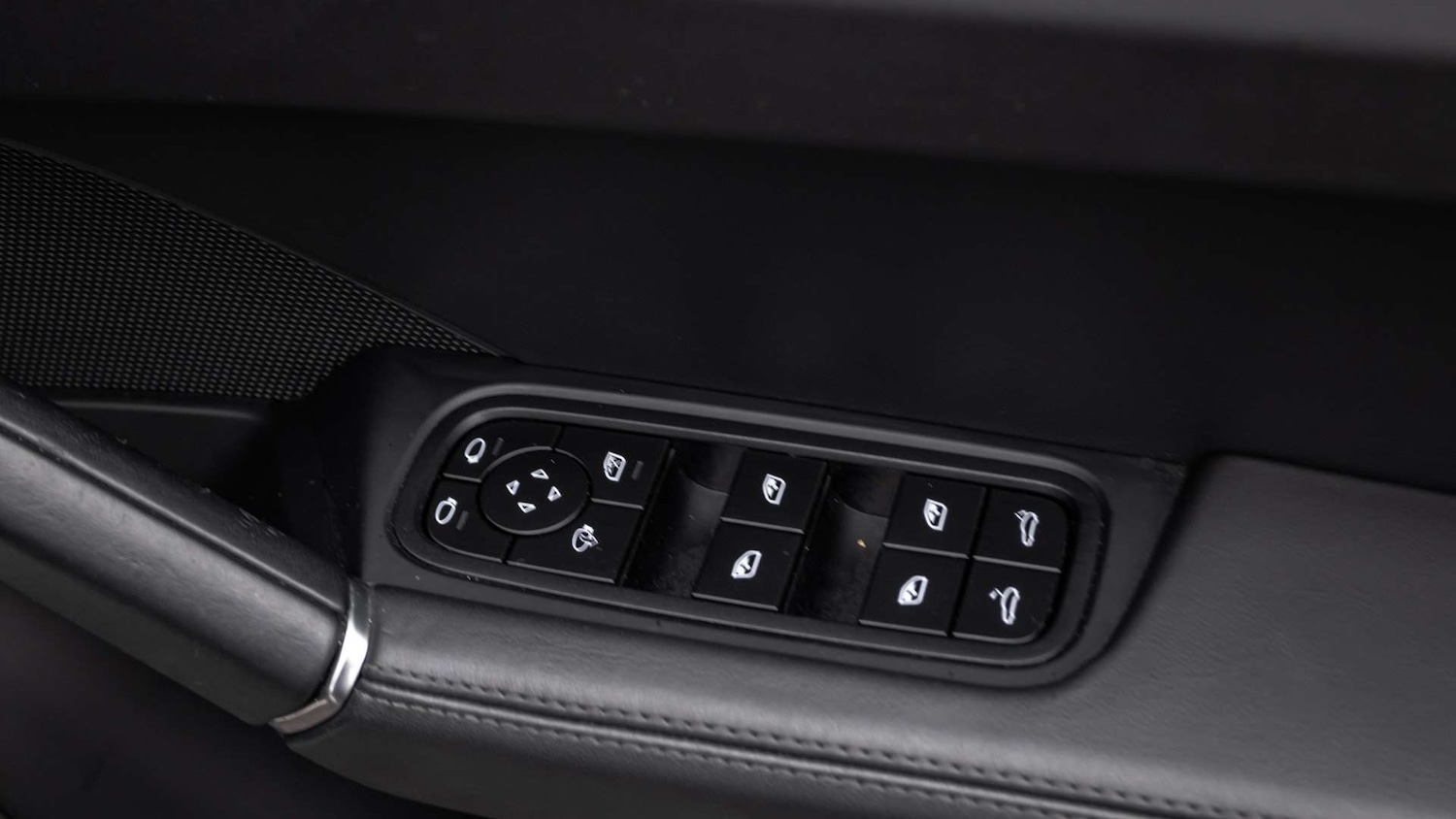 Used Porsche Cayenne 2023 for sale - 76362680: Photo 32
