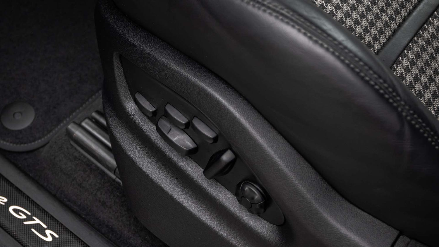 Used Porsche Cayenne 2023 for sale - 76362680: Photo 34
