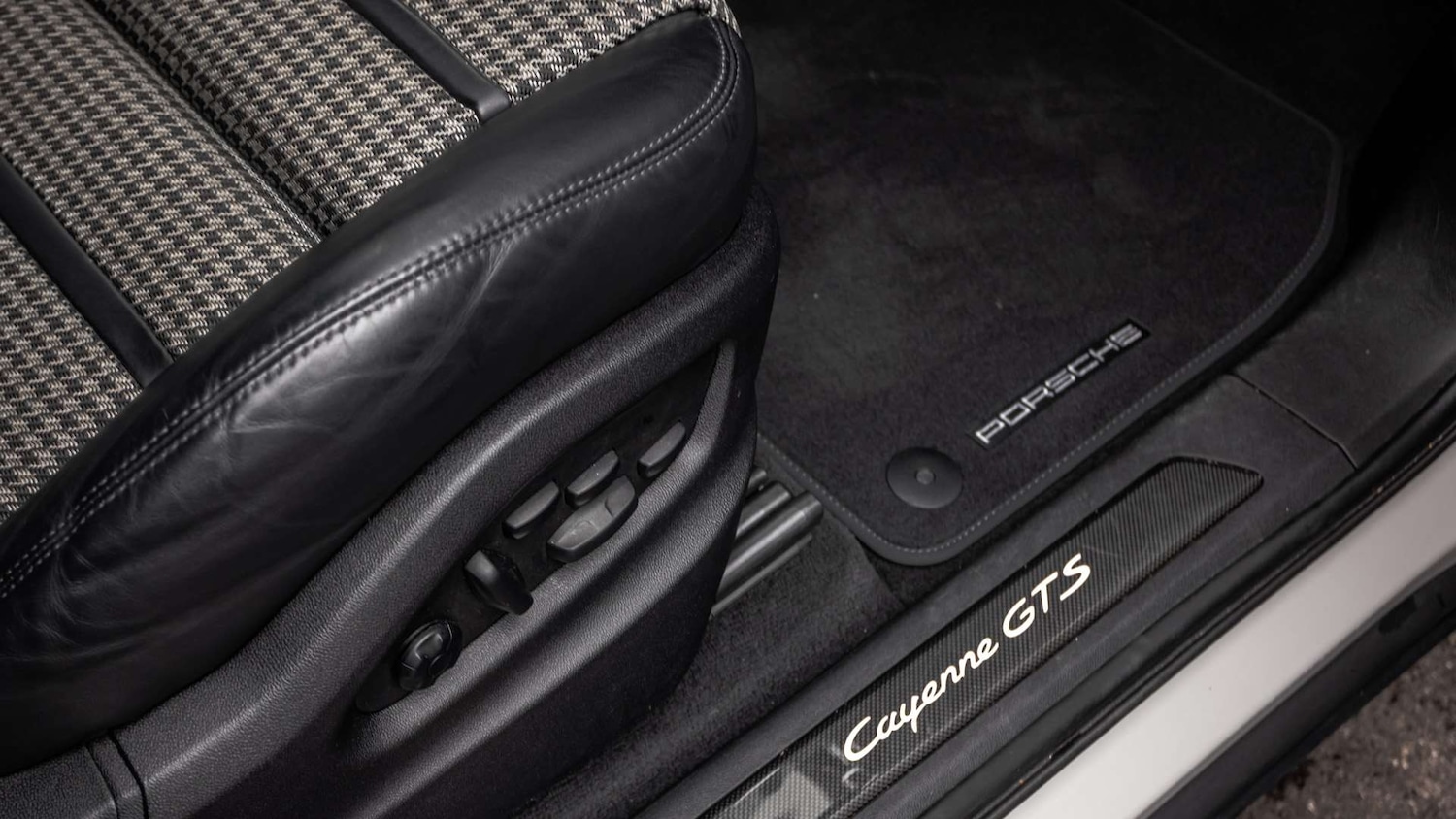 Used Porsche Cayenne 2023 for sale - 76362680: Photo 35
