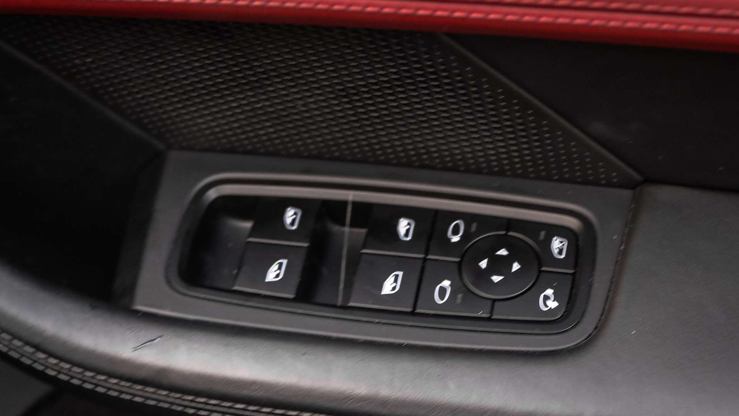 Used Porsche Taycan 2022 for sale - 76501853: Photo 29