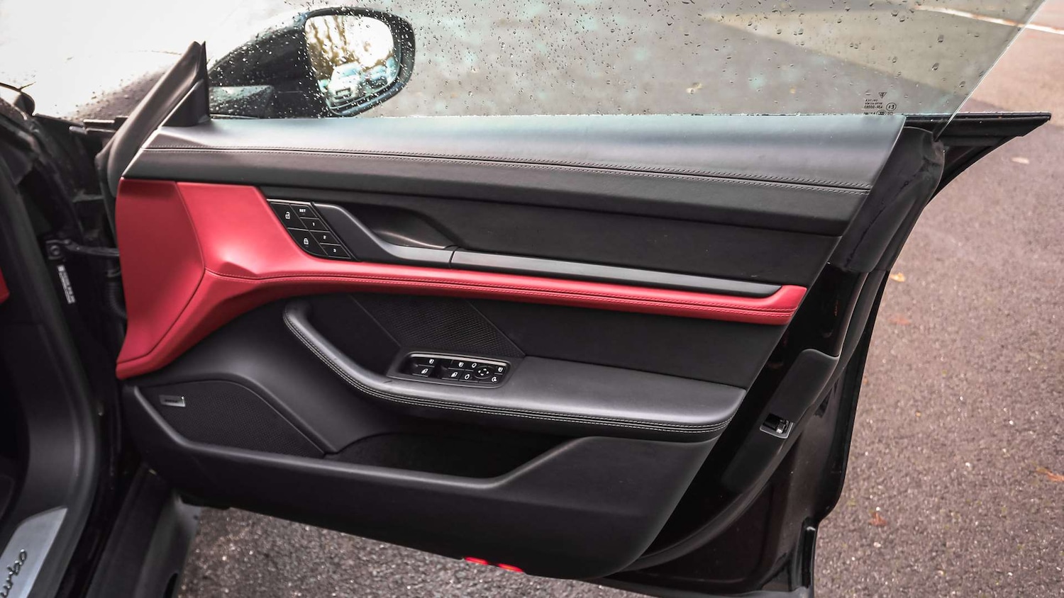 Used Porsche Taycan 2022 for sale - 76501853: Photo 32