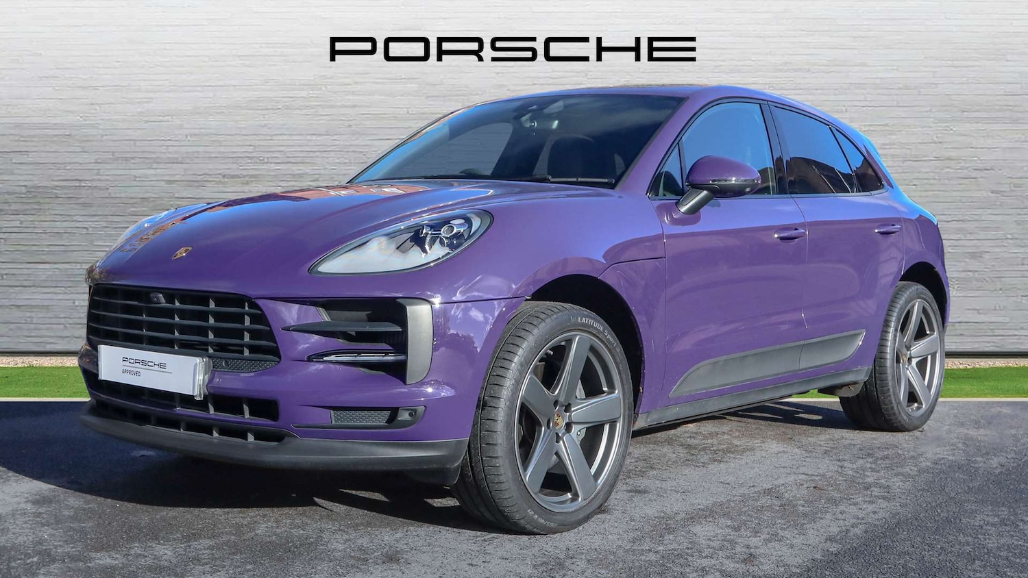 Used Porsche Macan 2021 for sale - 76435610: Photo 2