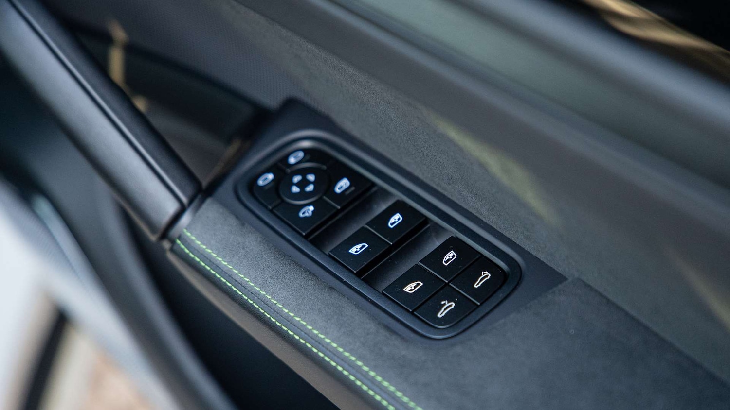 Used Porsche Cayenne 2024 for sale - 77112300: Photo 32