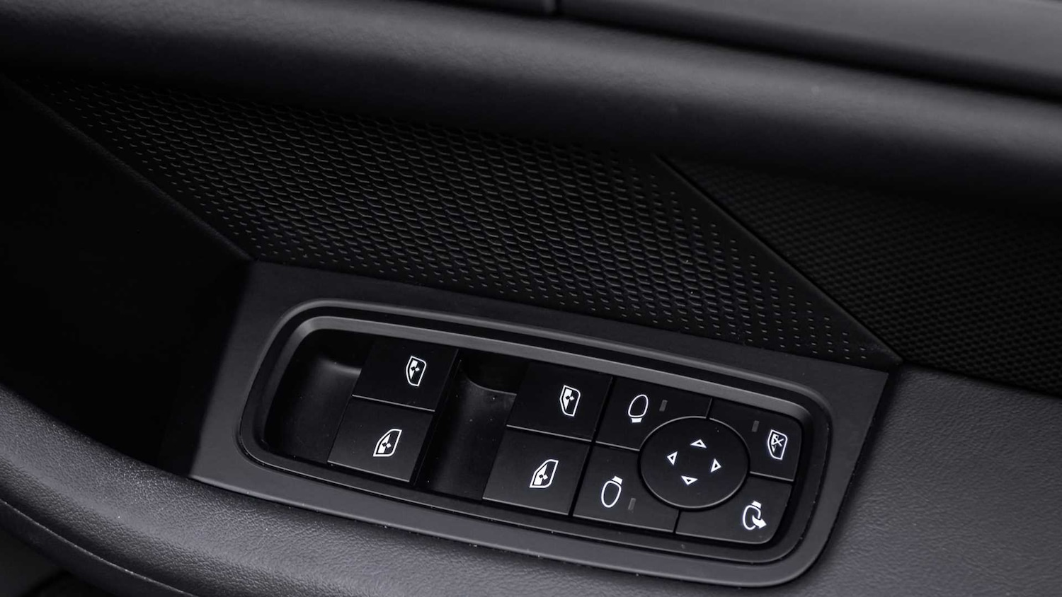 Used Porsche Taycan 2023 for sale - 76272281: Photo 29