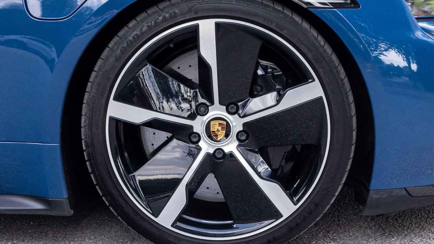 Used Porsche Taycan 2023 for sale - 76272281: Photo 6