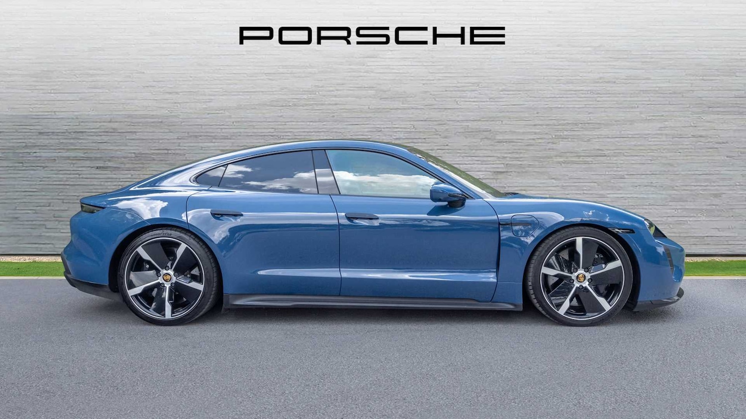 Used Porsche Taycan 2023 for sale - 76272281: Photo 7