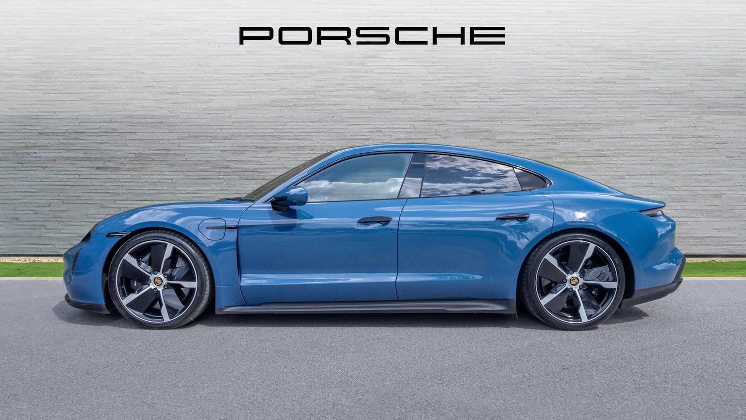 Used Porsche Taycan 2023 for sale - 76272281: Photo 8