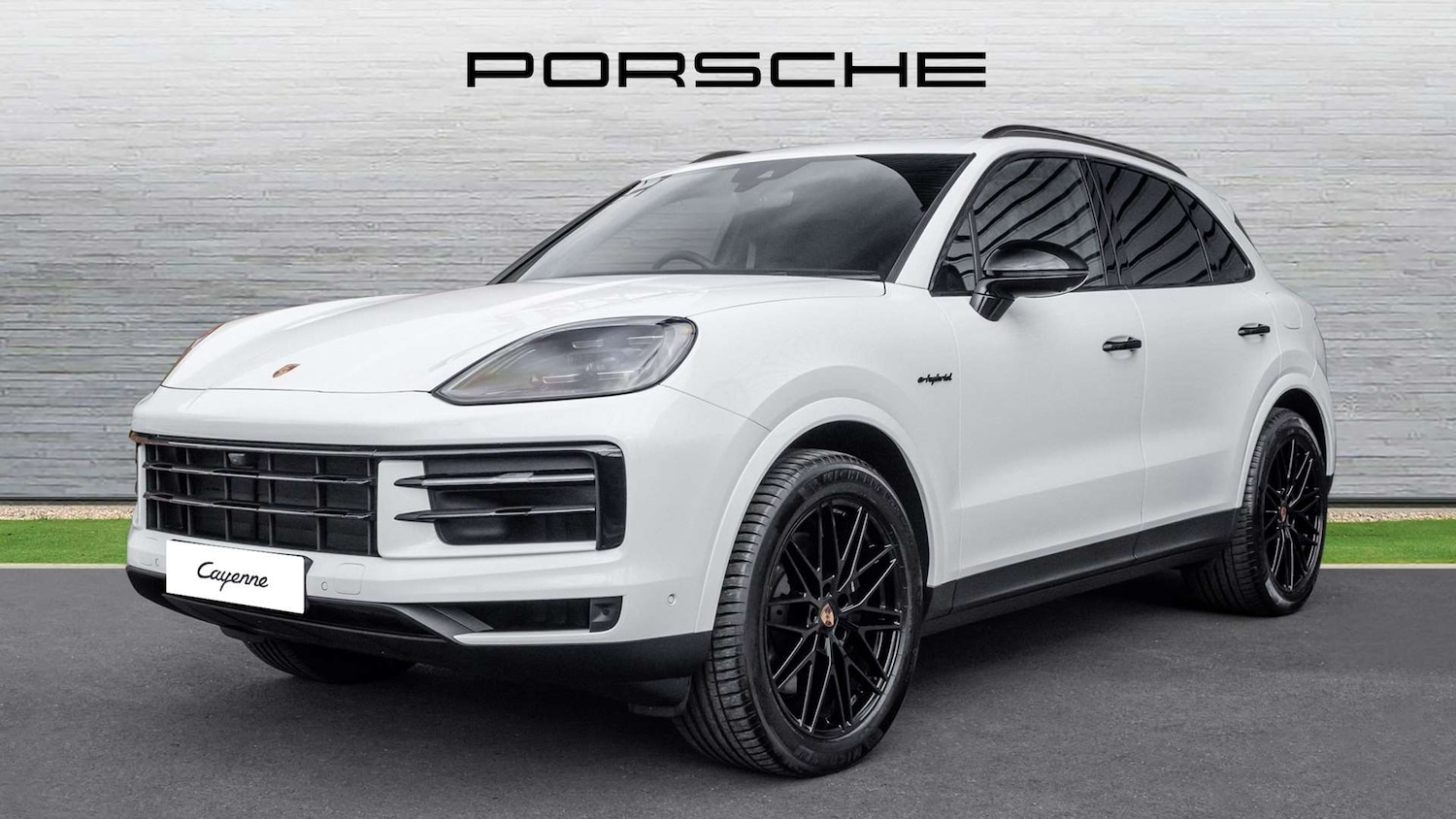 Used Porsche Cayenne 2025 for sale - 76176869: Photo 2