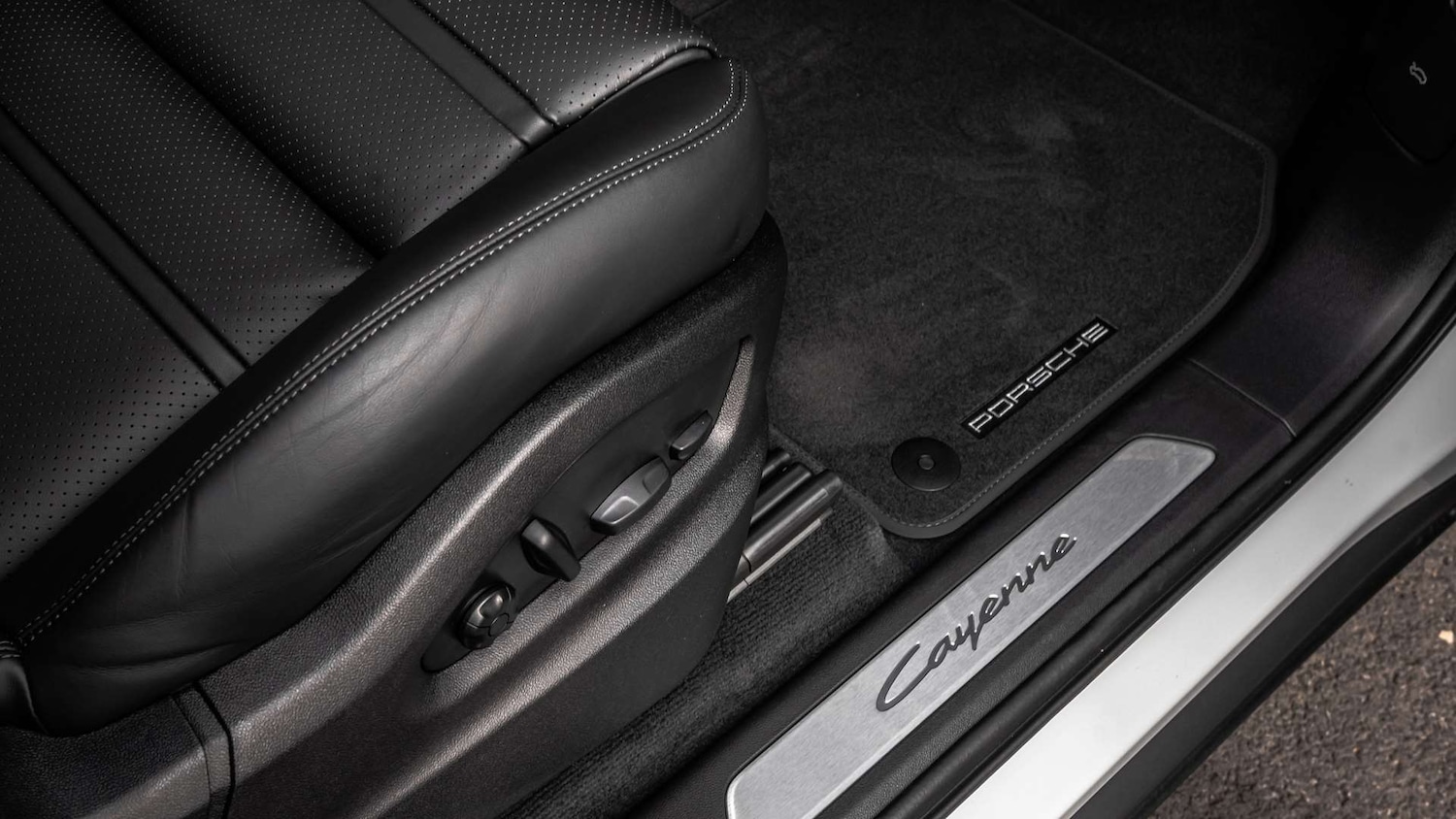 Used Porsche Cayenne 2025 for sale - 76176869: Photo 34