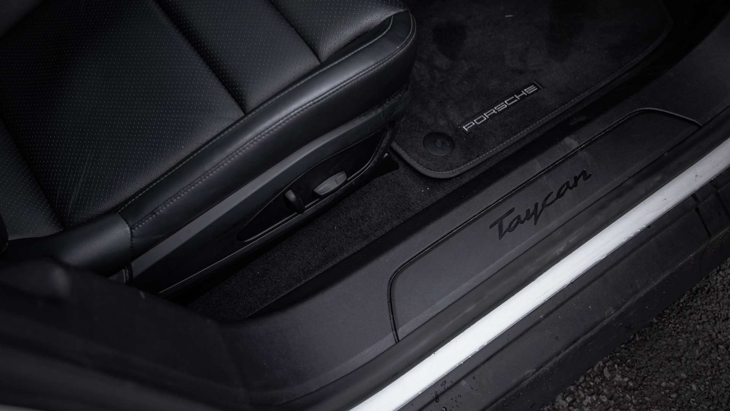 Used Porsche Taycan 2022 for sale - 77500422: Photo 25