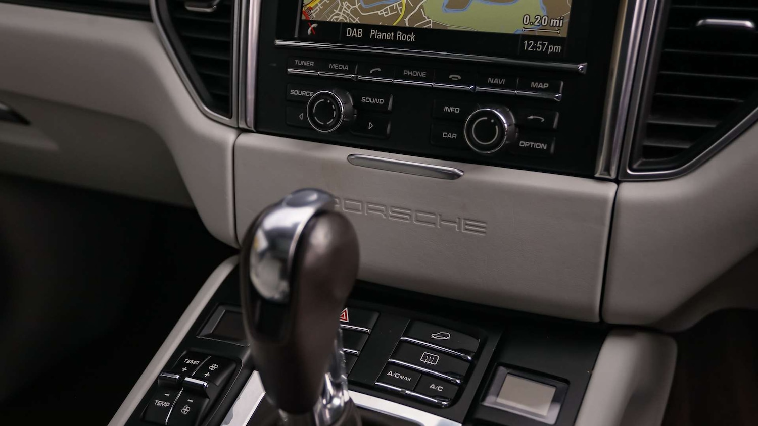 Used Porsche Macan 2015 for sale - 76401416: Photo 22