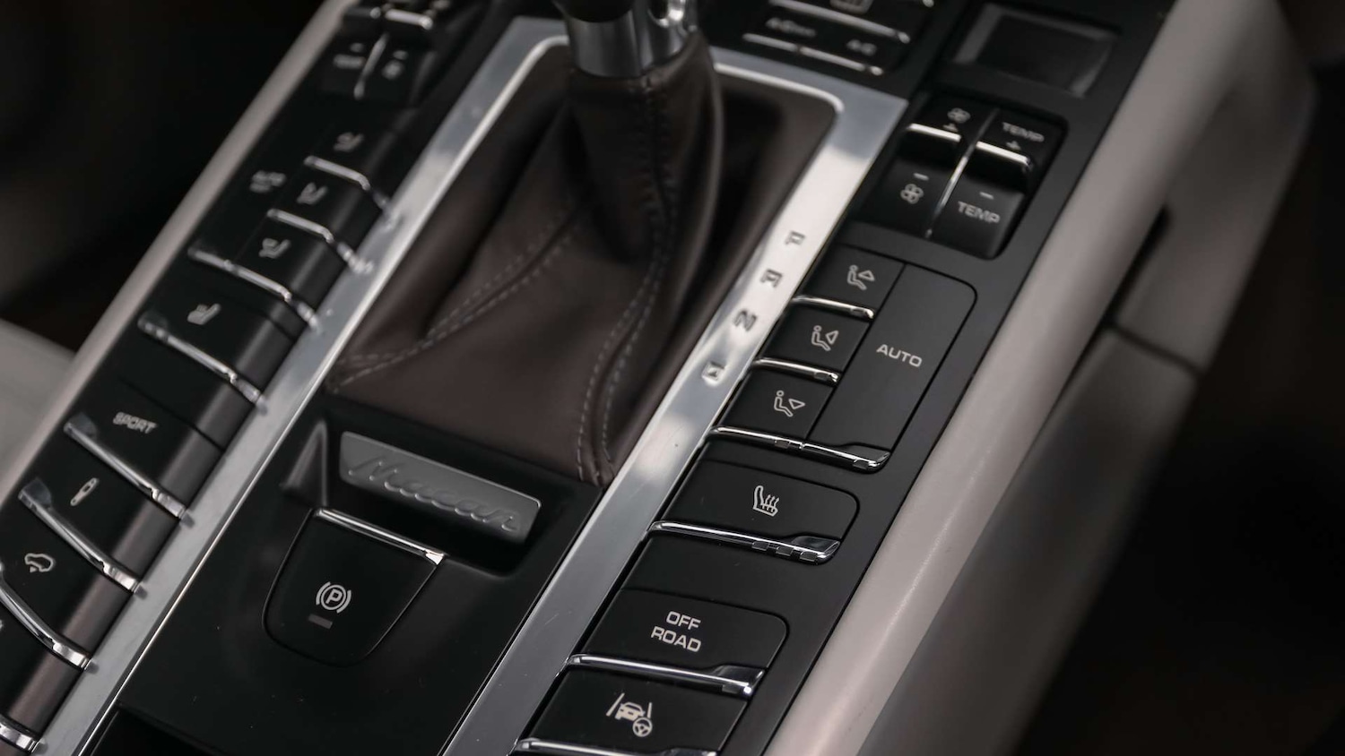 Used Porsche Macan 2015 for sale - 76401416: Photo 25