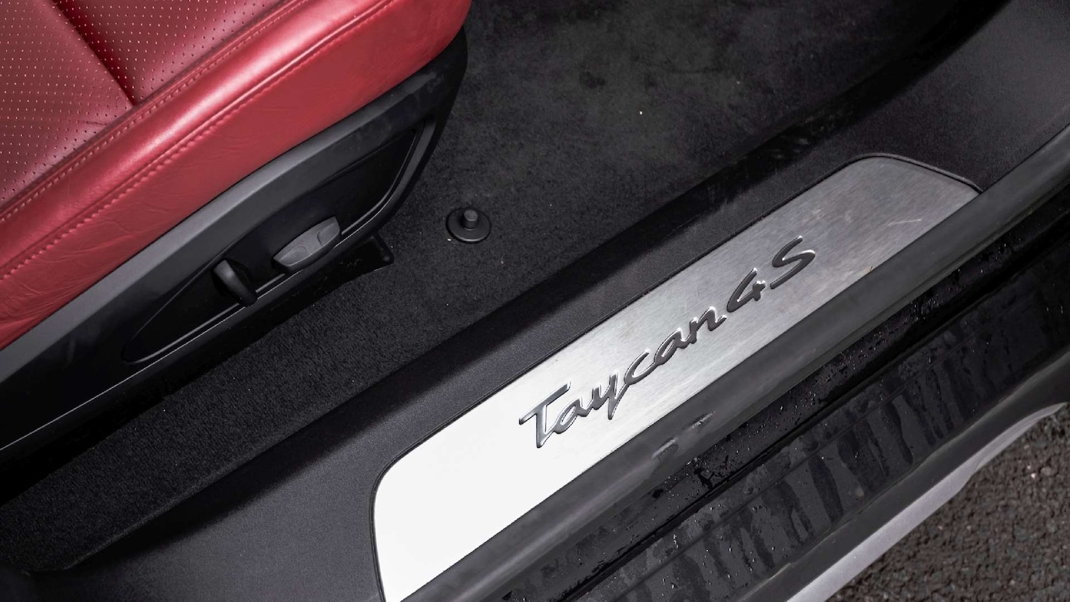 Used Porsche Taycan 2023 for sale - 77373837: Photo 10